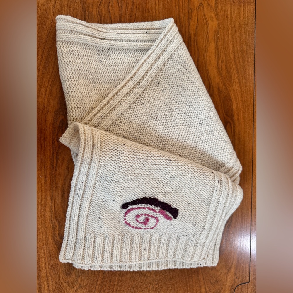 Irelandseye Wool Silk Knit Scarf – Cream w/ Embroidered Motif